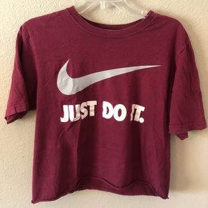 Nike t shirt cropped